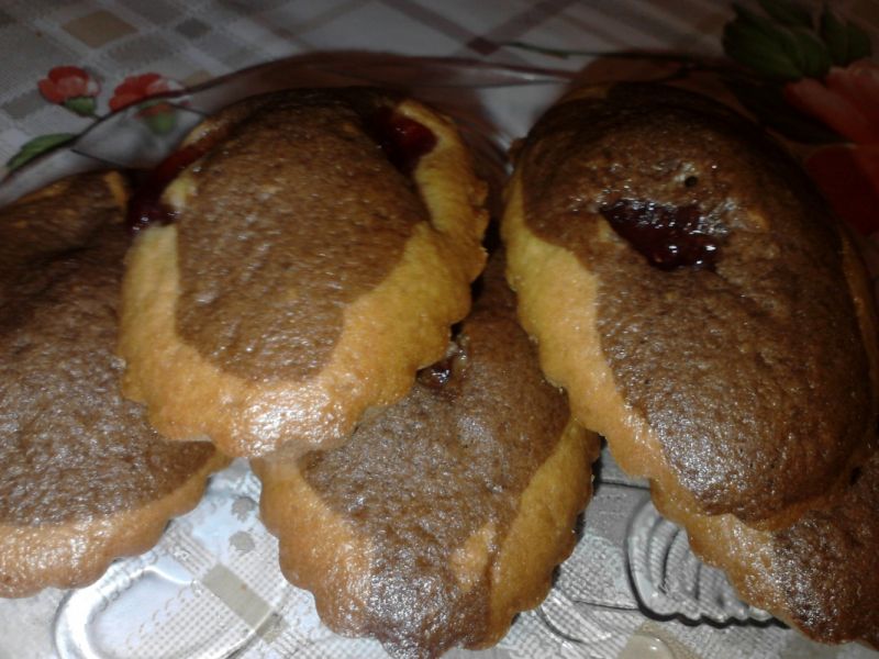 Babeczki czrno białe z dżemem