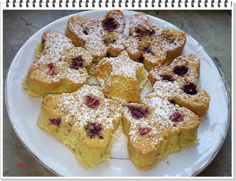 Babeczki Eli z jeżynami Babeczki Eli z jeżynami