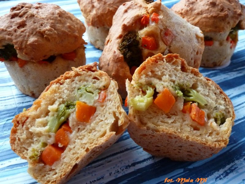 Babeczki "grzybki" marchewkowo-brokułowe