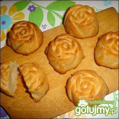 Babeczki jogurtowo-malinowe