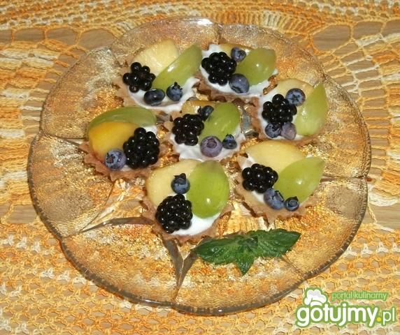 Babeczki kruche z owocami