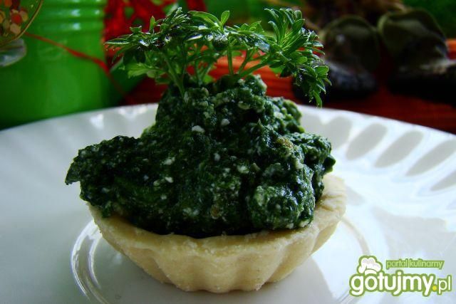 Babeczki kruche z szpinakiem i twarogiem Babeczki kruche z szpinakiem i twarogiem