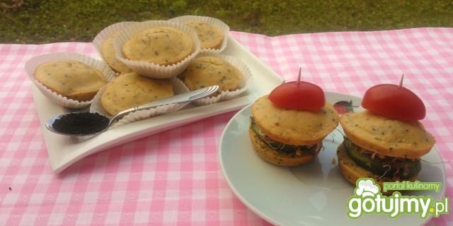 Babeczki kukurydziane z czarnuszką