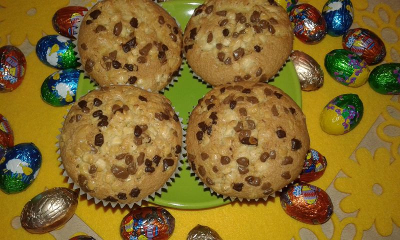 Babeczki majonezowe z rodzynkami i posypką