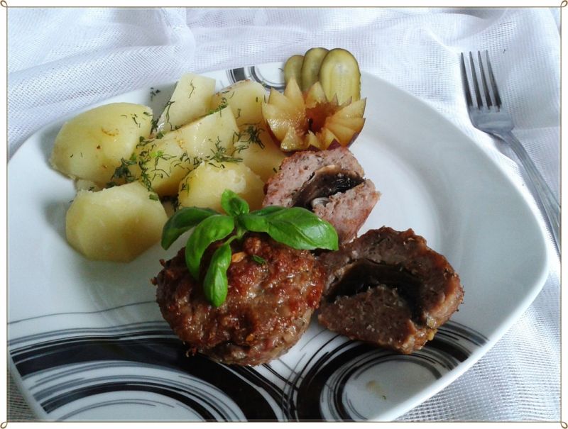Babeczki mięsne z pieczarką i otrębami