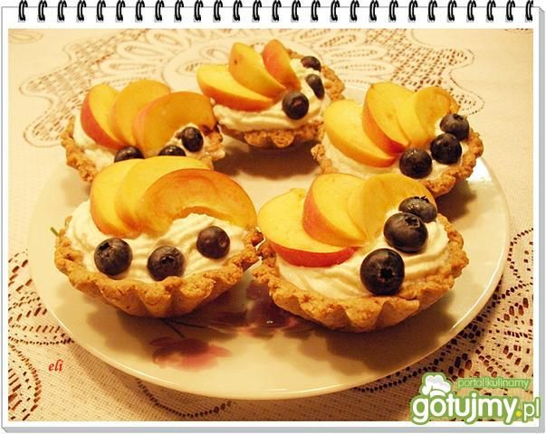 Babeczki orzechowe Eli z owocami Babeczki orzechowe Eli z owocami