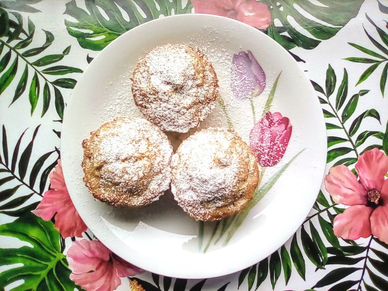 Babeczki orzechowe z gruszkami