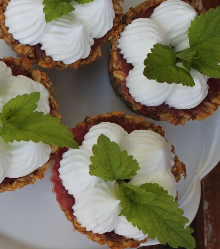 Babeczki owsiane z musem truskawkowym  Babeczki owsiane z musem truskawkowym