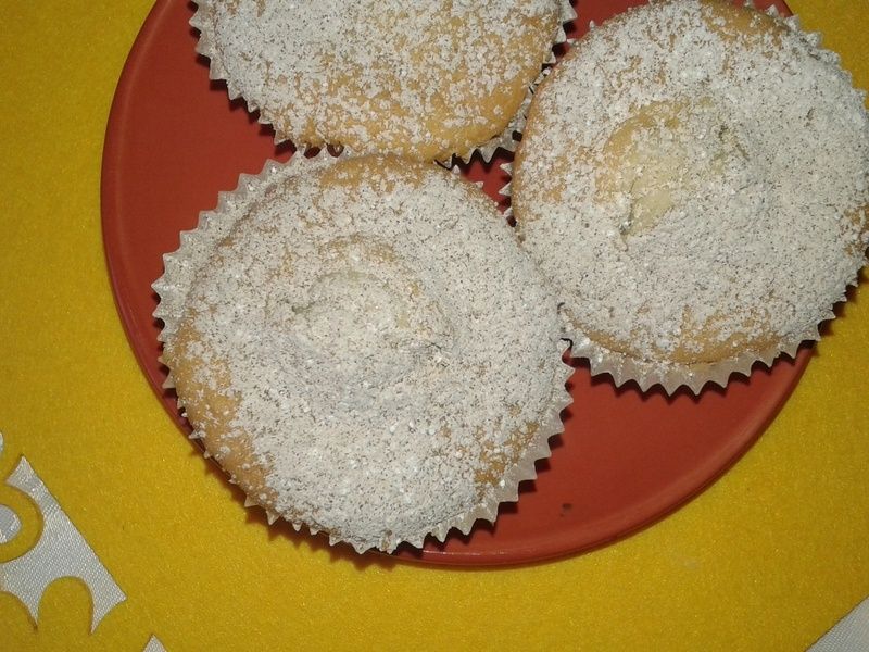 Babeczki piaskowe pod cynamonowym pudrem