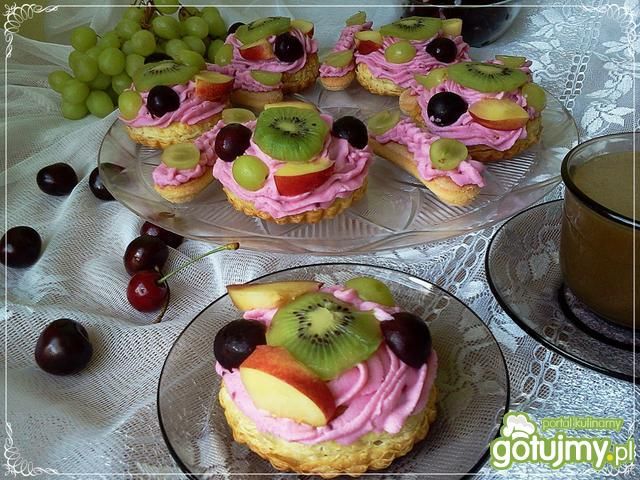 Babeczki po francusku z owocami 