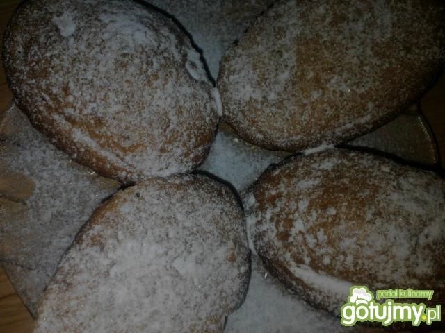 Babeczki śmietankowe z bakaliami