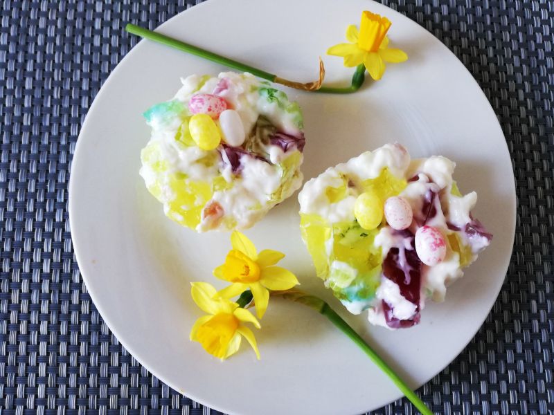 Babeczki śmietankowo-galaretkowe Babeczki śmietankowo-galaretkowe