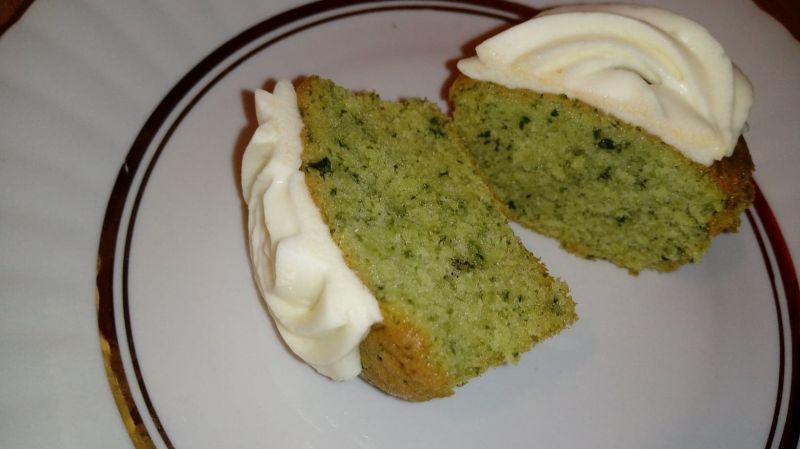 Babeczki szpinakowe ze smietaną Babeczki szpinakowe ze smietaną