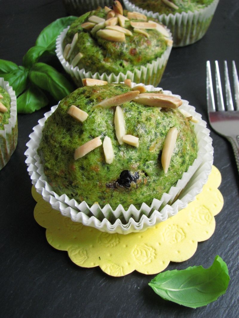 Babeczki szpinakowo-twarogowe  Babeczki szpinakowo-twarogowe