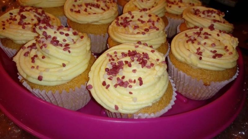 Babeczki waniliowe z kremem karpatkowym Babeczki waniliowe z kremem karpatkowym