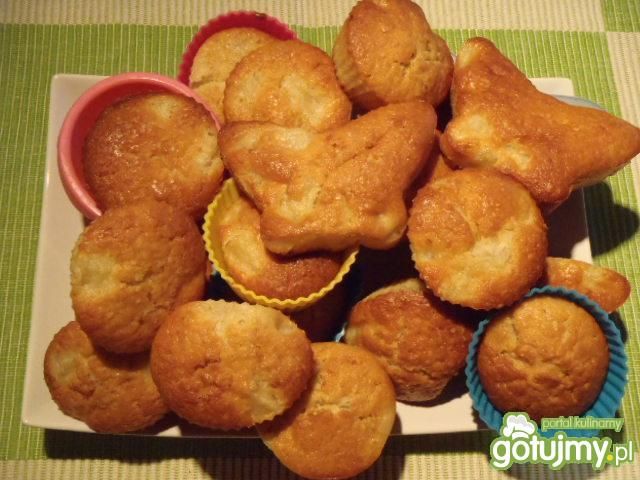 Babeczki z ananasem Babeczki z ananasem