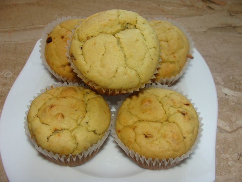 Babeczki z awokado i daktylami