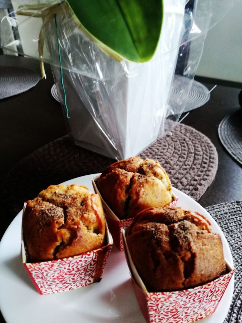 Babeczki z białym makiem i powidłami