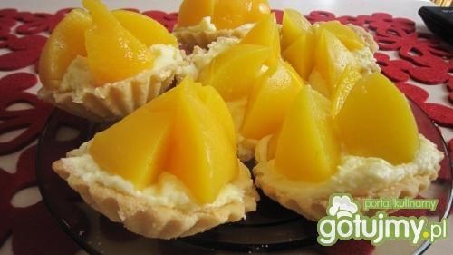 Babeczki z brzoskwiniami