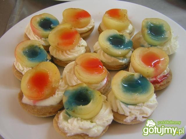 Babeczki z brzoskwiniami i likierem