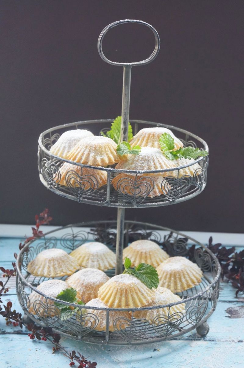 Babeczki  z budyniem waniliowym