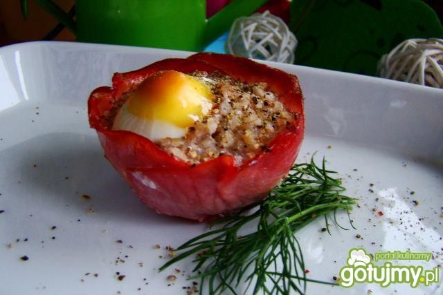 Babeczki z carpaccio z kaszą i jajkiem