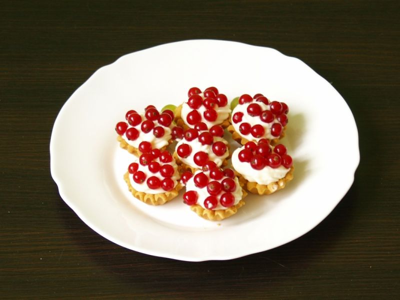 Babeczki z czerwoną porzeczką Babeczki z czerwoną porzeczką