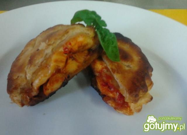 Babeczki z grillowanym nadzieniem Babeczki z grillowanym nadzieniem