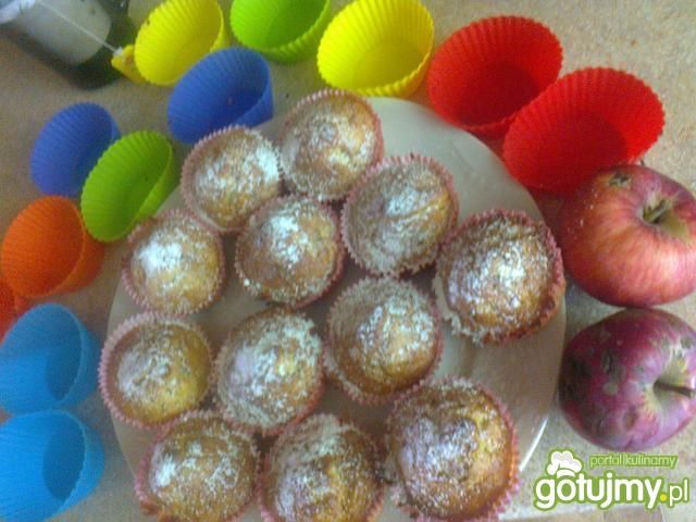 Babeczki z jabłkiem