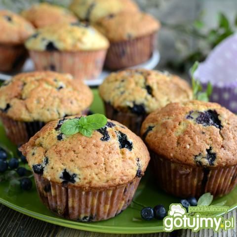 Babeczki z jagodami i krówkami Babeczki z jagodami i krówkami