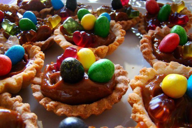 Babeczki z kajmakiem i orzeszkami 