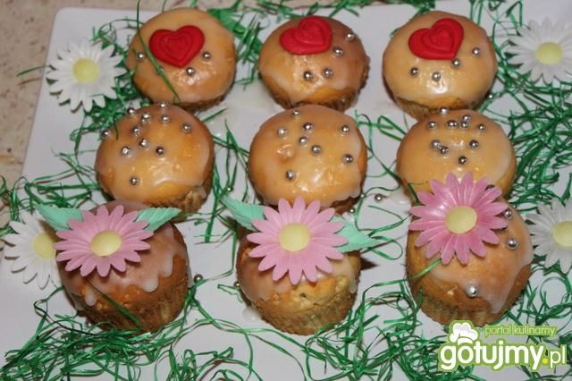 Babeczki z lukrem cytrynowym