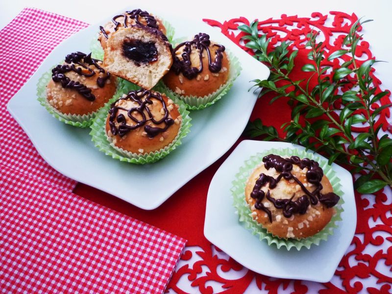 Babeczki z marmoladą różaną Babeczki z marmoladą różaną