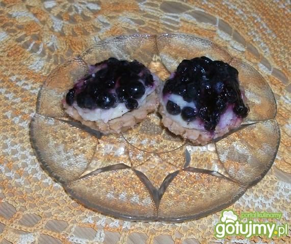 Babeczki z masa i jagodami Babeczki z masa i jagodami