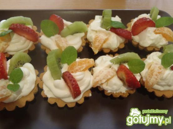 Babeczki z mascarpone i owocami Babeczki z mascarpone i owocami