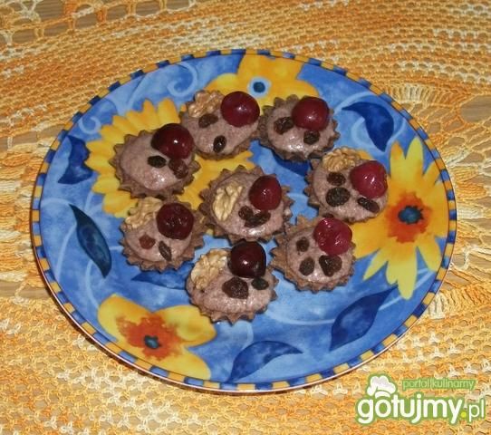 Babeczki z nadzieniem czekoladowym Babeczki z nadzieniem czekoladowym