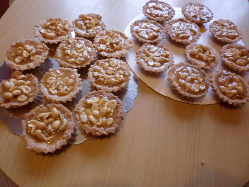 Babeczki z orzechami  w masie karmelowej Babeczki z orzechami  w masie karmelowej