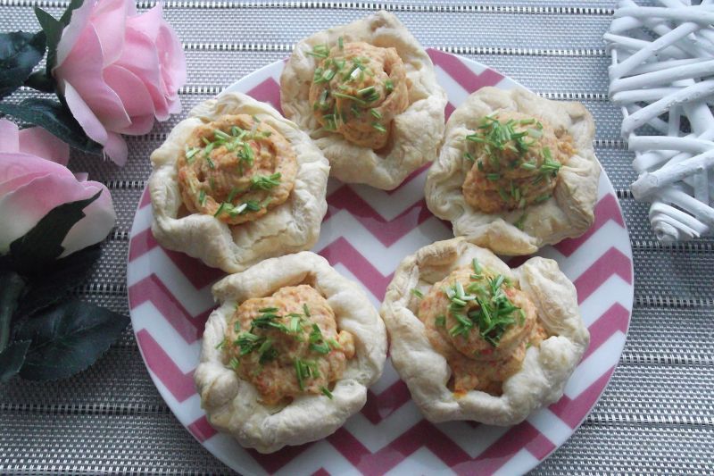 Babeczki z pastą jajeczną Babeczki z pastą jajeczną