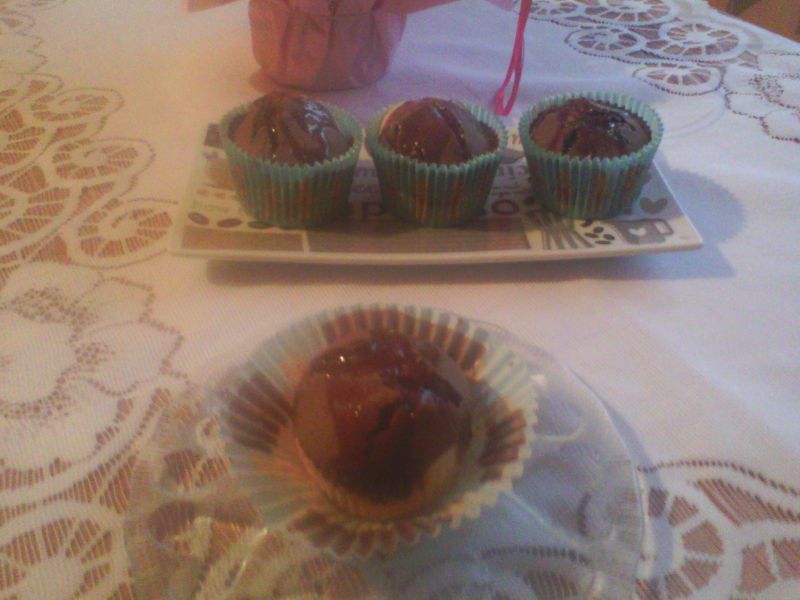 Babeczki z polewą czekoladową Babeczki z polewą czekoladową