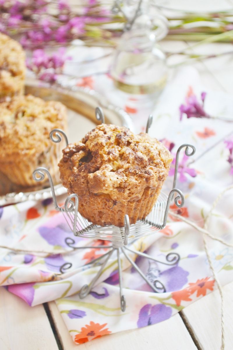 Babeczki z rabarbarem i orzechami