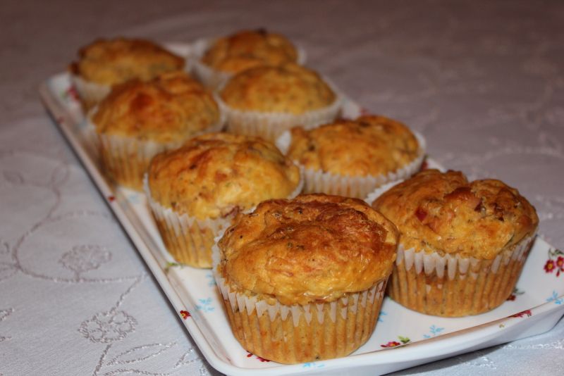 Babeczki z serem i wędliną