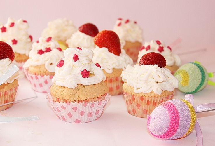 Babeczki z truskawkami  Babeczki z truskawkami