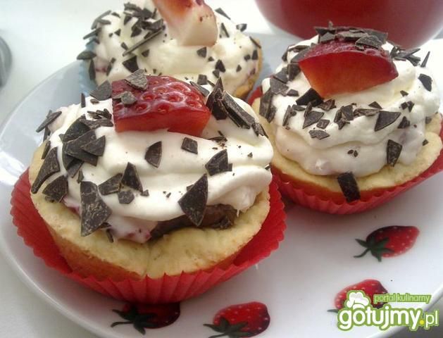 Babeczki z truskawkami i mascarpone