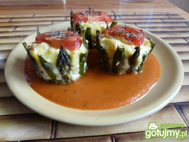 Babeczki ziemniaczane ze szparagami