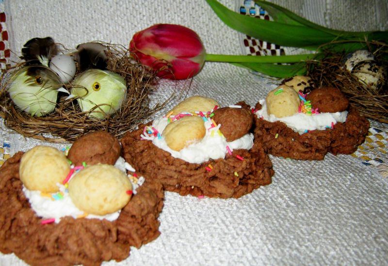 Babeczkowe gniazdeczka z jajkami  Babeczkowe gniazdeczka z jajkami