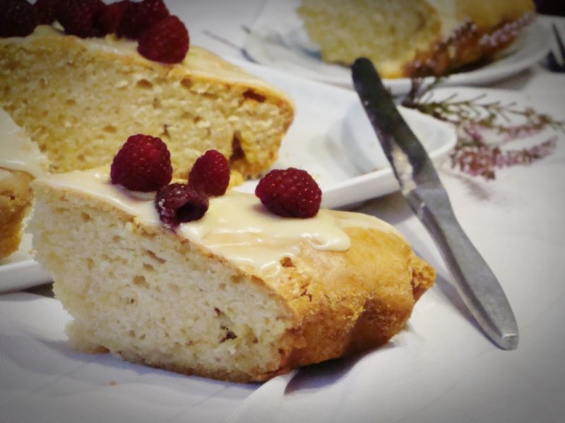 Babka bananowa z malinami Babka bananowa z malinami