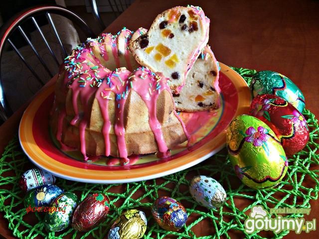 Babka białkowa z morelami i rodzynkami Babka białkowa z morelami i rodzynkami