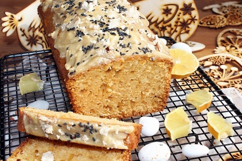 Babka cytrynowo-chałwowa z polewą chałwową  Babka cytrynowo-chałwowa z polewą chałwową
