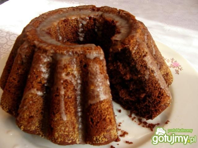 Babka czekoladowa w rumowej polewie