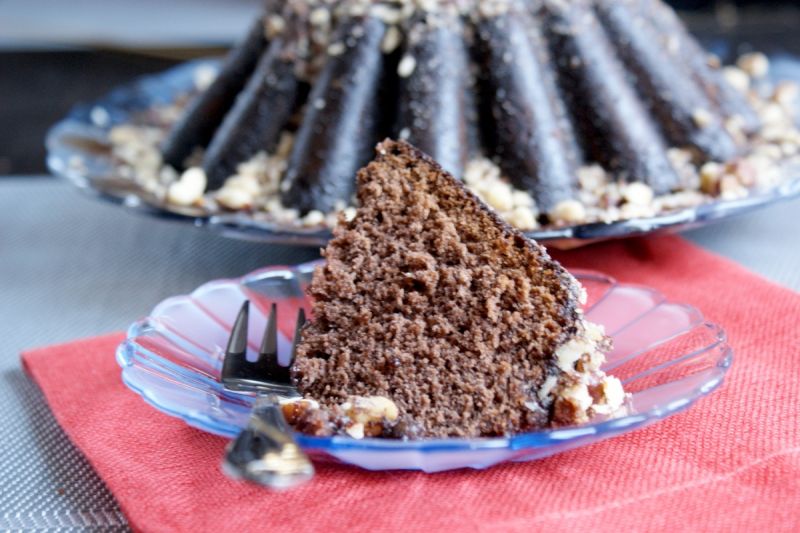 Babka czekoladowa z orzechami